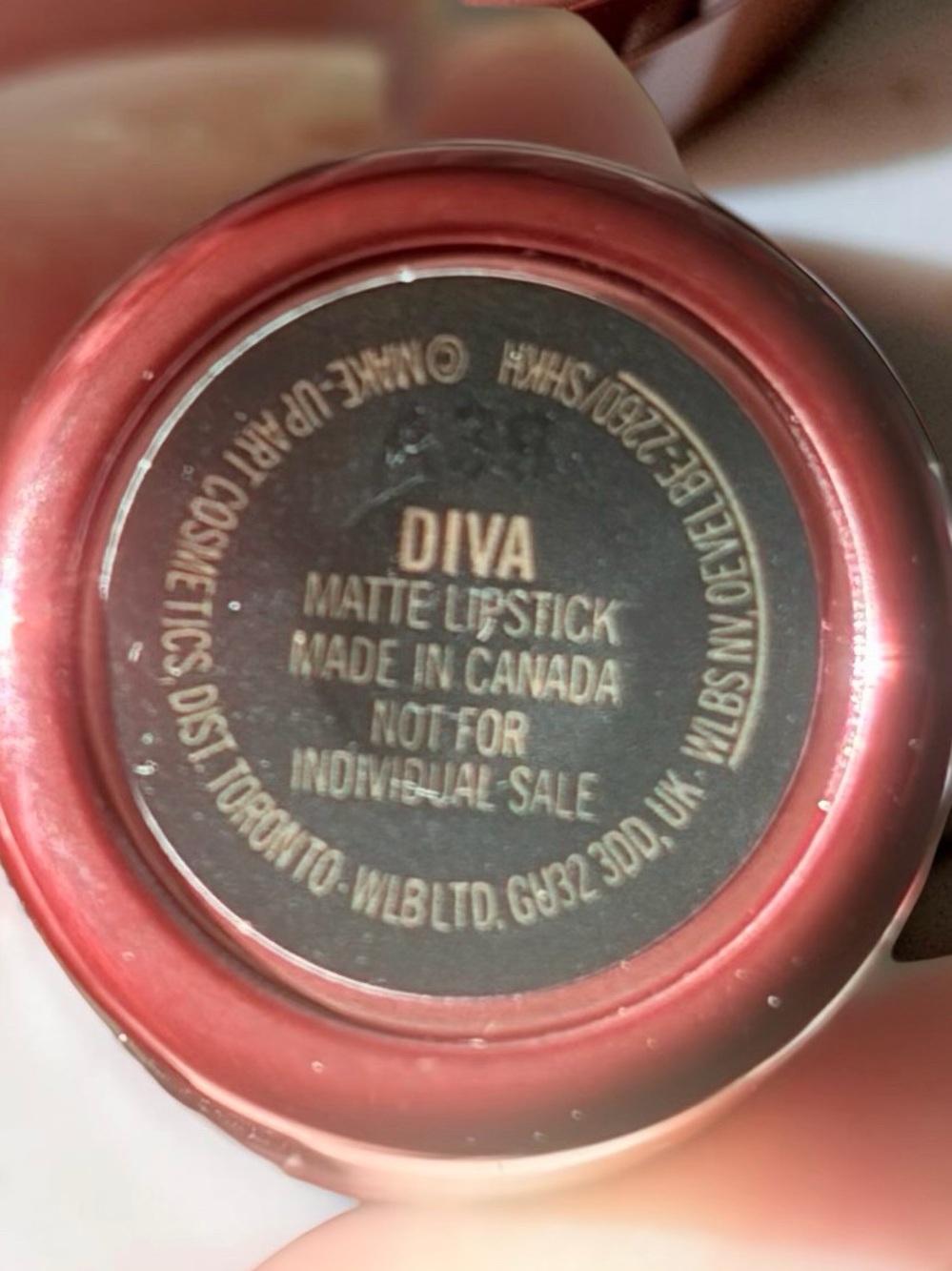 MAC Cosmetics Diva Matte Lipstick - DIVA *Holiday Magic*